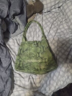 Green Snake-Print Tote Bag - Stylish Women's Handbag